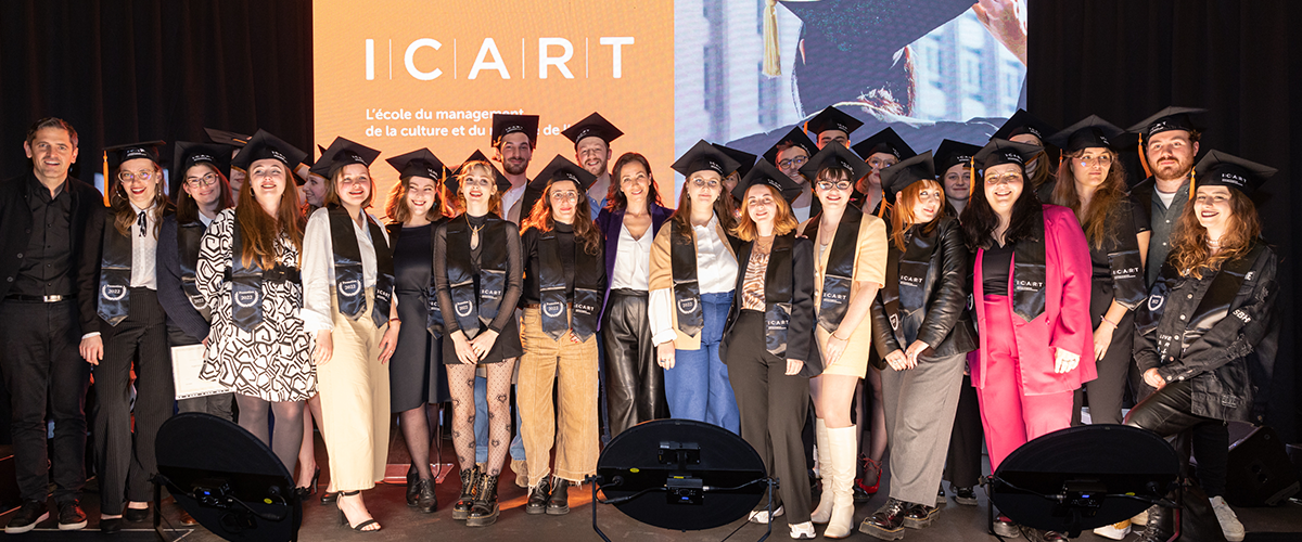 Etudiants de l'ICART Lille lors de la remise des diplômes 